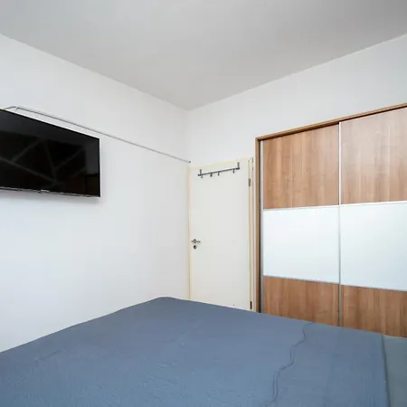 With Parking Space - 25155 شقة فير